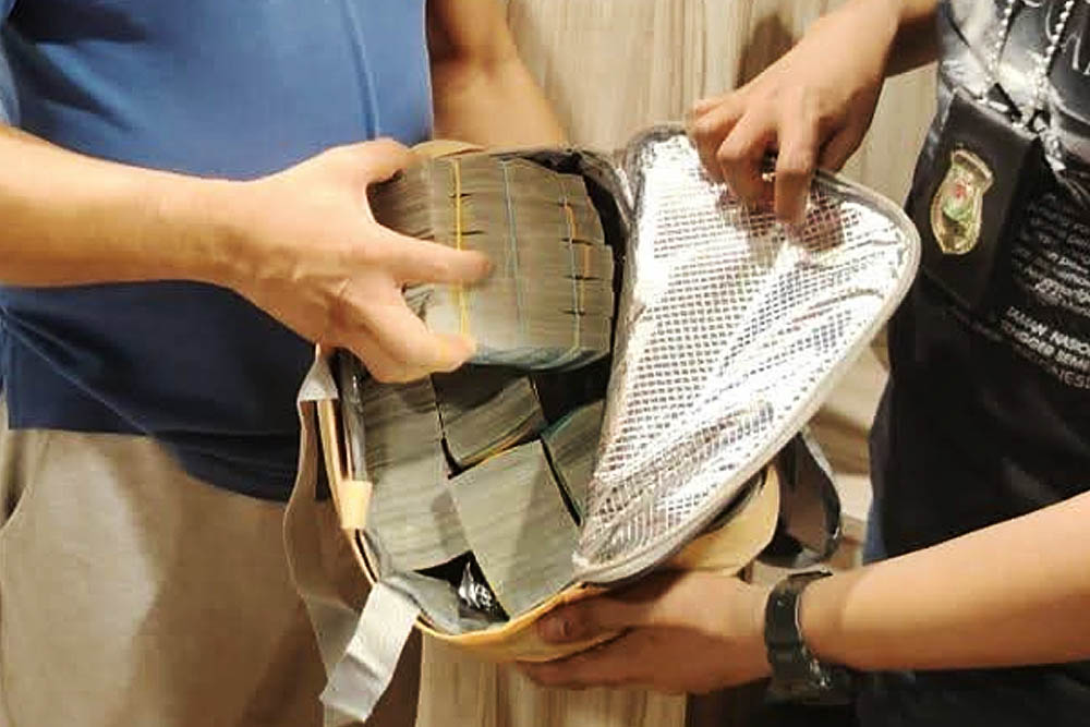 মালয়েশিয়ায় হুন্ডির ১২ লাখ রিংগিতসহ গ্রেফতার ৬ বাংলাদেশি