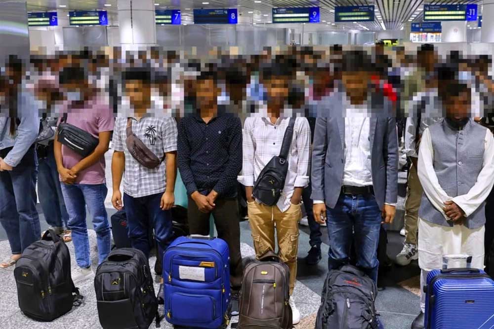 ১২৩ বাংলাদেশিসহ ১৯৮ বিদেশিকে বিমানবন্দরে আটকে দিলো মালয়েশিয়া