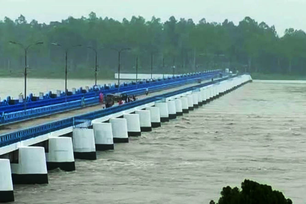 তিস্তার পানি বেড়ে বিপৎসীমা ছুঁইছুঁই, বন্যার আশঙ্কা