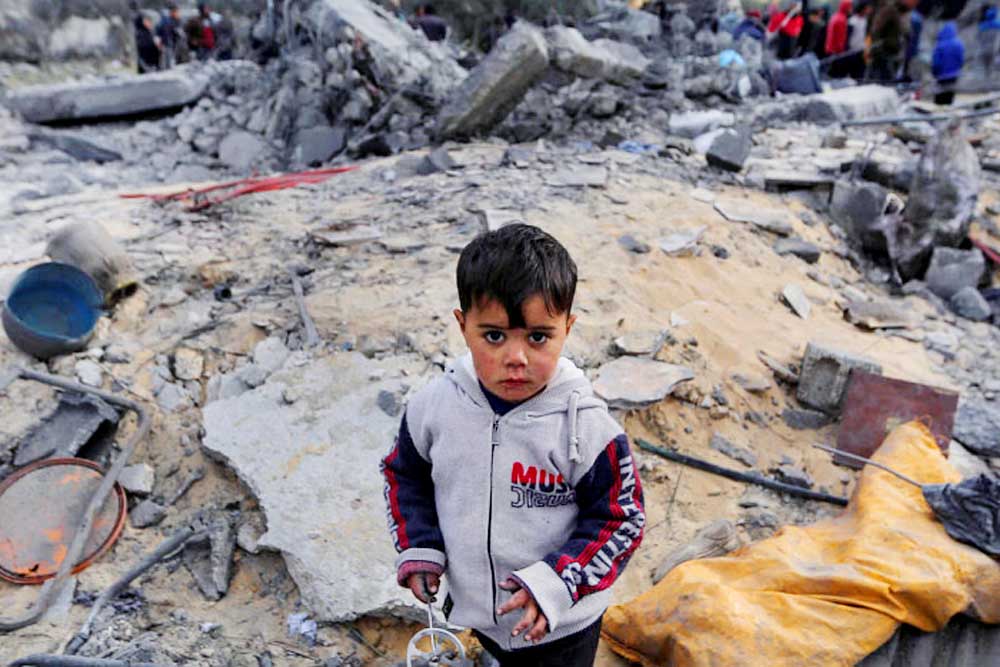 গাজায় প্রায় ১৯ হাজার শিশু নিহত, হামলা আরও তীব্রতর