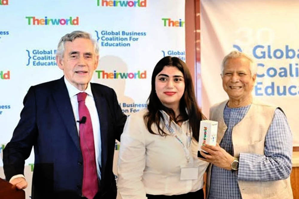 থেয়ারওয়ার্ল্ডের আনলক বিগ চেঞ্জ অ্যাওয়ার্ড পেলেন প্রধান উপদেষ্টা