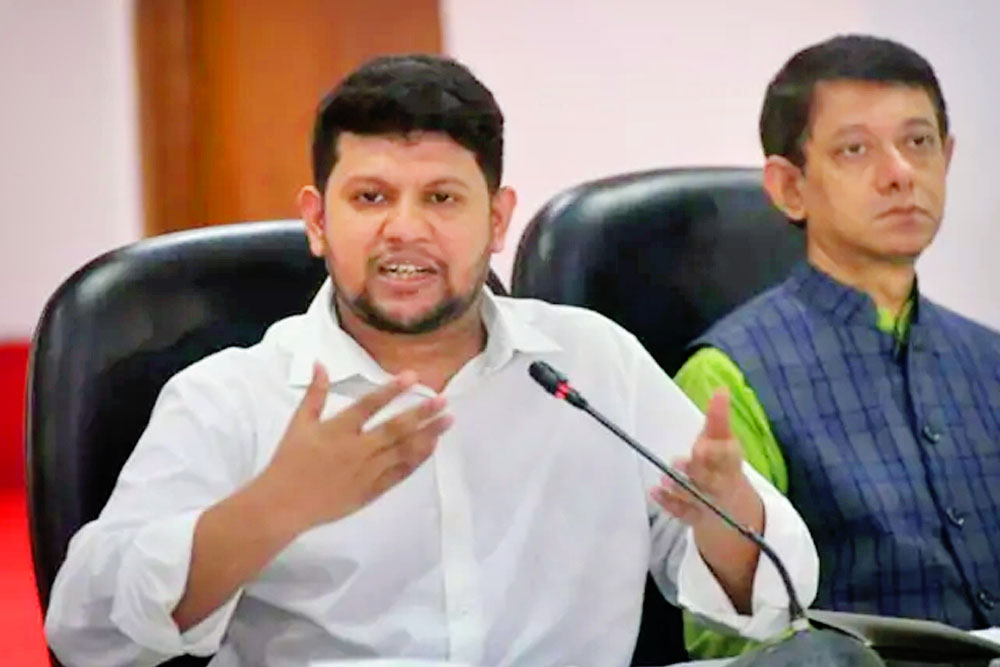 ‘গদি কখন চলে যায়’,  ‘ক্রাইসিসে’ তথ্য উপদেষ্টা