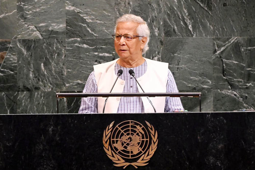 ‘রোহিঙ্গা সঙ্কট’ মিয়ানমারের ওপর ‘চাপ’ বাড়াতে জাতিসংঘে ইউনূসের আহ্বান