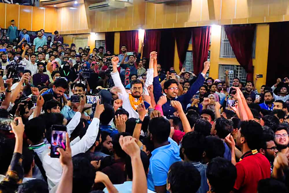 দীর্ঘ ৪৪ বছর পর চাকসুর নেতৃত্বে ফিরল ছাত্রশিবির