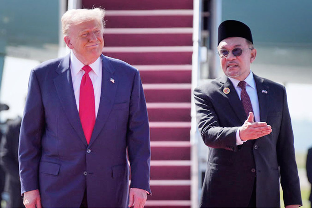মালয়েশিয়া শীর্ষ সম্মেলনের মাধ্যমে ডোনাল্ড ট্রাম্পের এশিয়া সফর শুরু