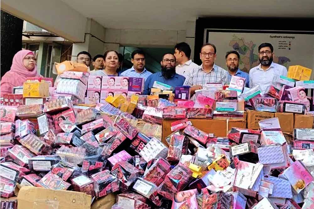 ফর্সা হতে নকল ক্রিম ব্যবহারে মানুষ আক্রান্ত হচ্ছে মরনব্যাধিতে