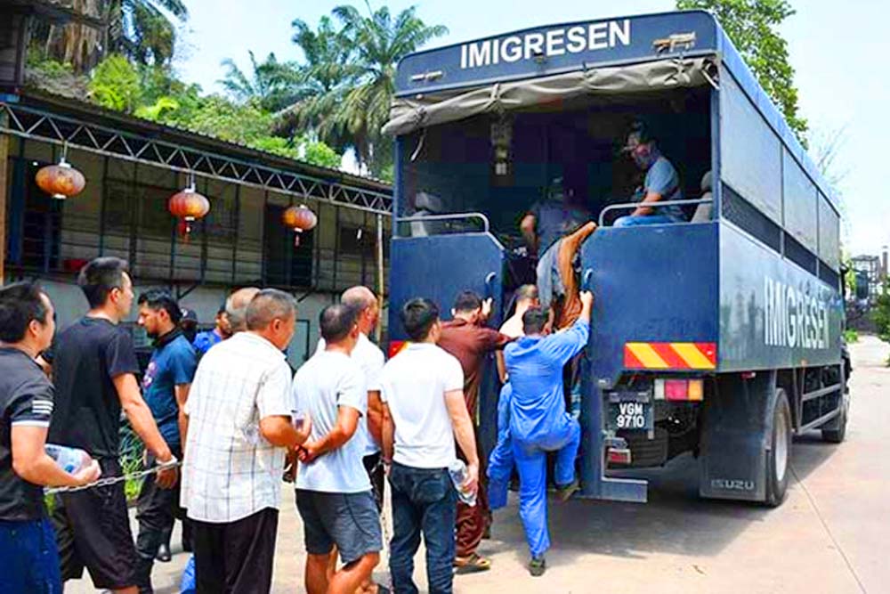 মালয়েশিয়ায় ইমিগ্রেশন আইনে দোষী সাব্যস্ত ১১৪ অভিবাসী