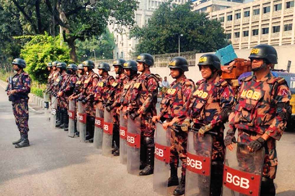 আইন-শৃঙ্খলা রক্ষায় রাজধানীসহ আশপাশে ১২ প্লাটুন বিজিবি মোতায়েন
