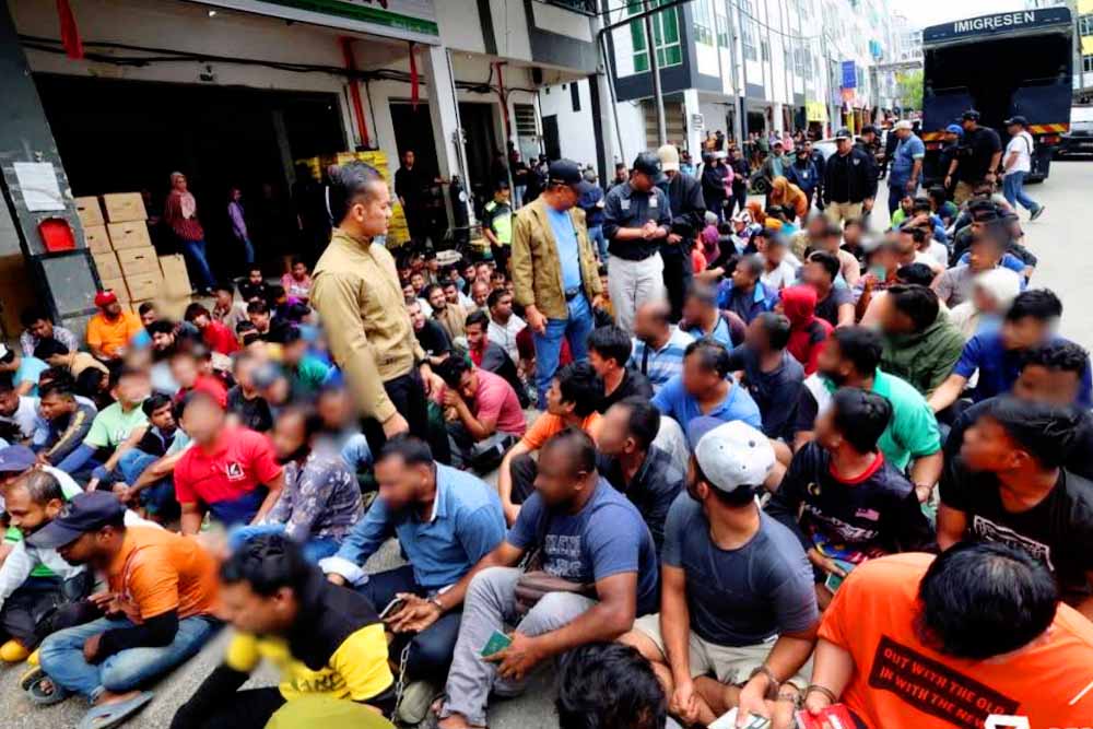 মালয়েশিয়ায় ১৭৪ বাংলাদেশি গ্রেপ্তার