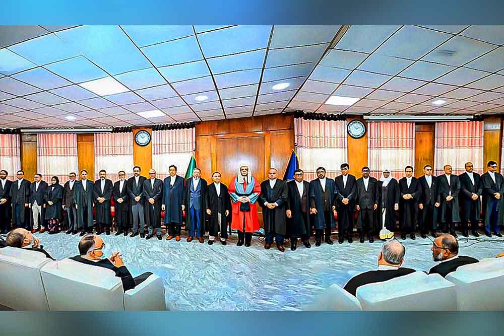 শপথ নিলেন হাইকোর্টের স্থায়ী ২১ বিচারপতি