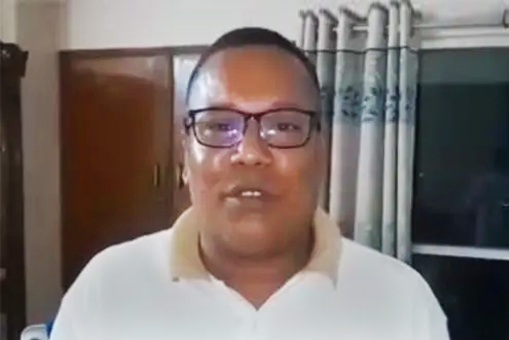 হাসিনার রায় নিয়ে ফেসবুকে পোস্ট, ঢাবির ডেপুটি রেজিস্ট্রার লাভলু মোল্লাহ গ্রেপ্তার