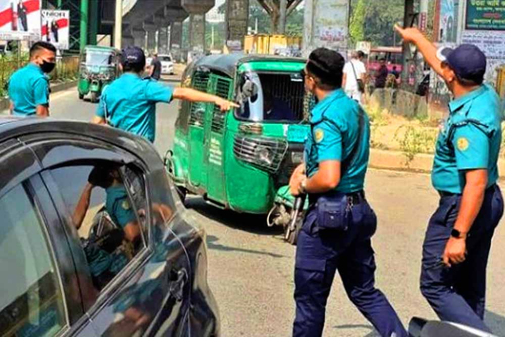 নিরাপত্তা জোরদারে রাজধানীর গুরুত্বপূর্ণ স্থানে তল্লাশি চলছে