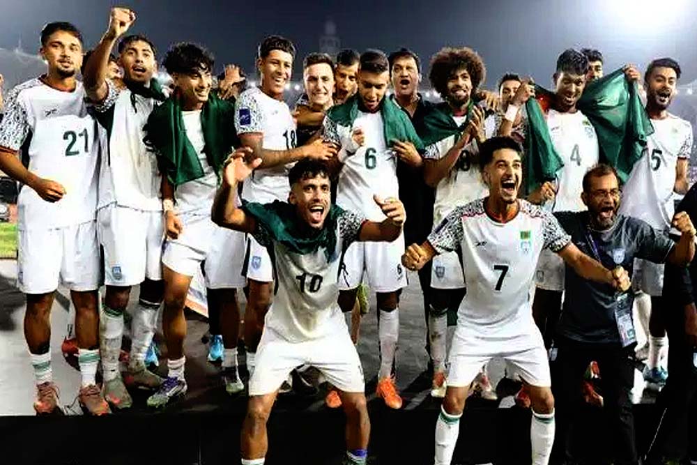 হামজাদের জন্য ক্রীড়া উপদেষ্টা দুই কোটি টাকা বোনাস ঘোষণা করলেন