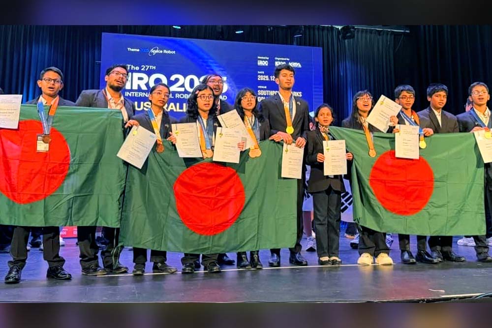 আন্তর্জাতিক রোবট অলিম্পিয়াডে গোল্ডসহ ১১ পদক জয় বাংলাদেশের