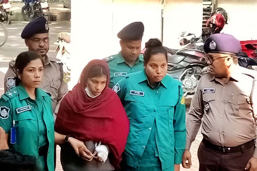 ২ হাজার টাকা চুরির ঘটনায় মা-মেয়েকে হত্যা করে গৃহকর্মী