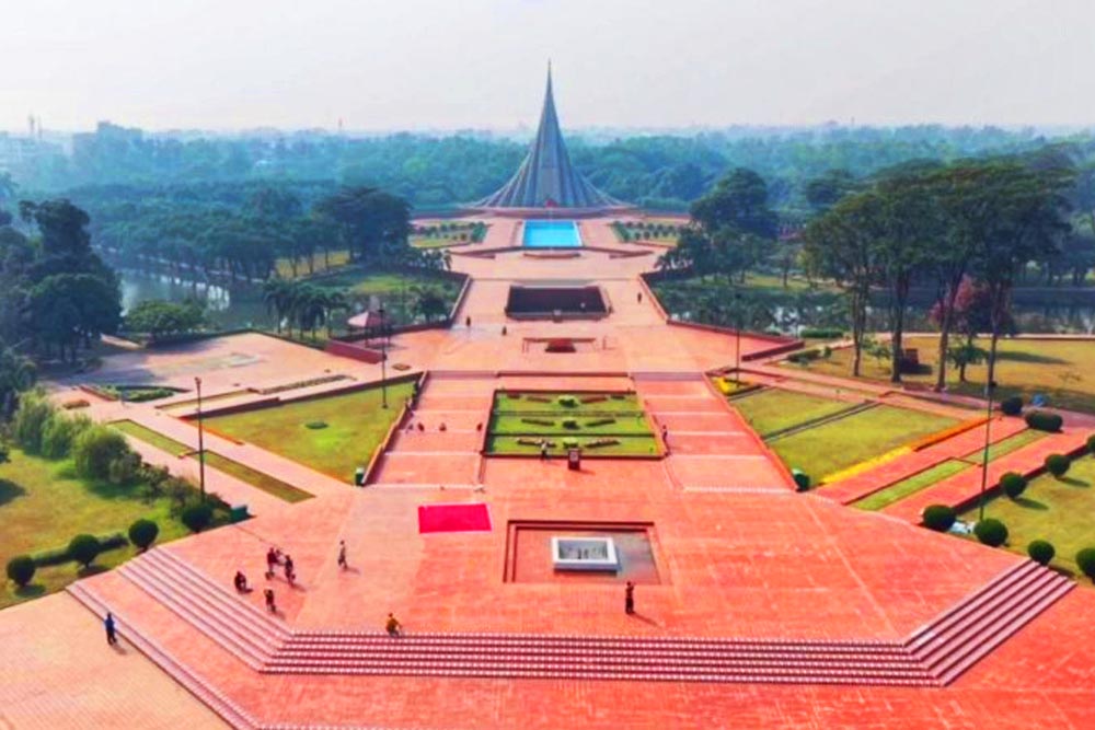শহীদদের প্রতি শ্রদ্ধা জানাতে প্রস্তুত স্মৃতিসৌধ