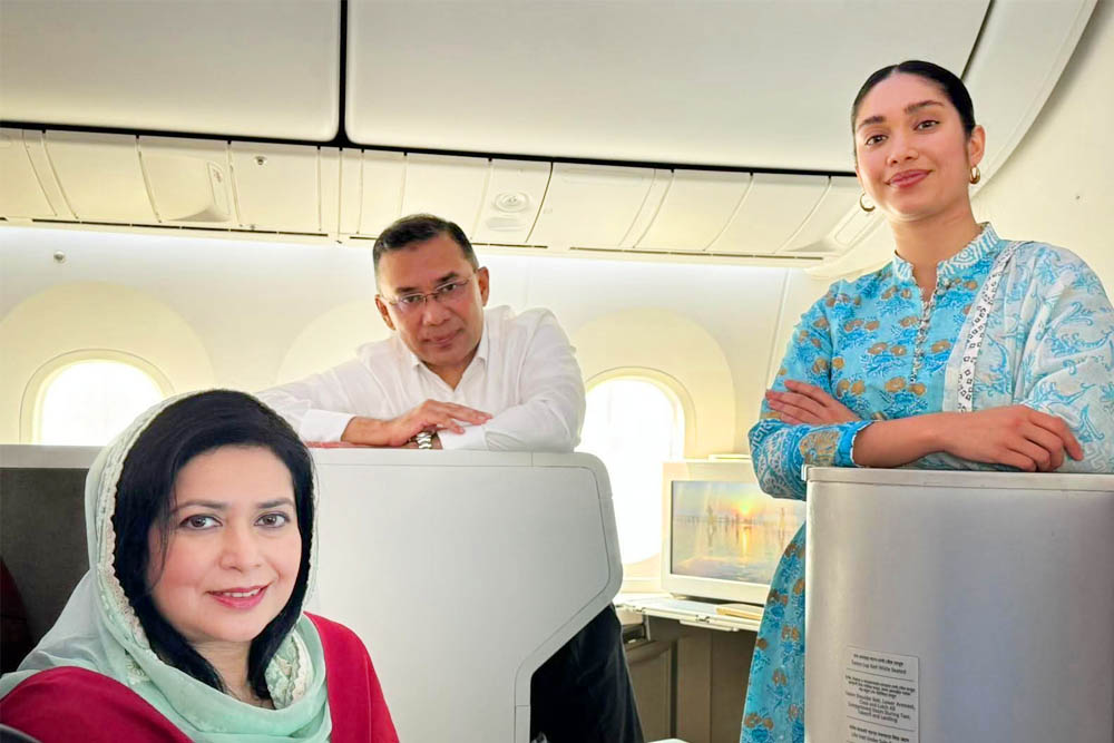 ঢাকায় অবতরণ করলো তারেক রহমানের বিমান