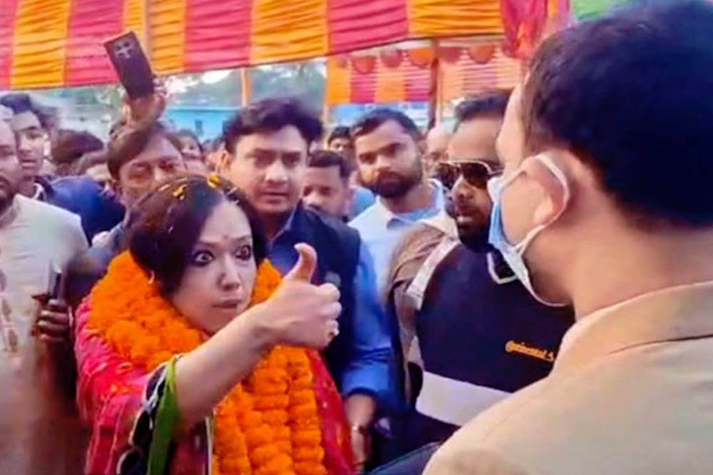 এক্সিকিউটিভ ম্যাজিস্ট্রেটকে বৃদ্ধাঙ্গুলি দেখানোয় রুমিন ফারহানাকে তলব