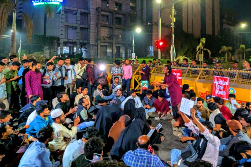 জাতিসংঘের অধীনে হাদি হত্যার তদন্ত দাবিতে ইনকিলাব মঞ্চের অবস্থান