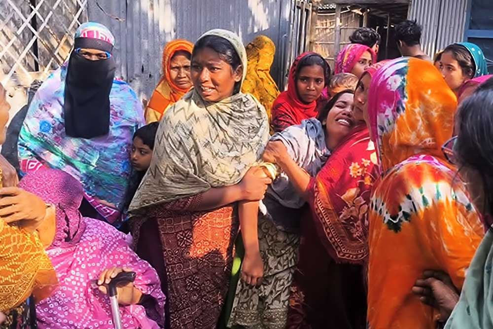 বাড়ির উঠানে দাদির, সরিষাক্ষেতে মিলল নাতনির বিবস্ত্র লাশ : ঈশ্বরদীতে জোড়া খুন