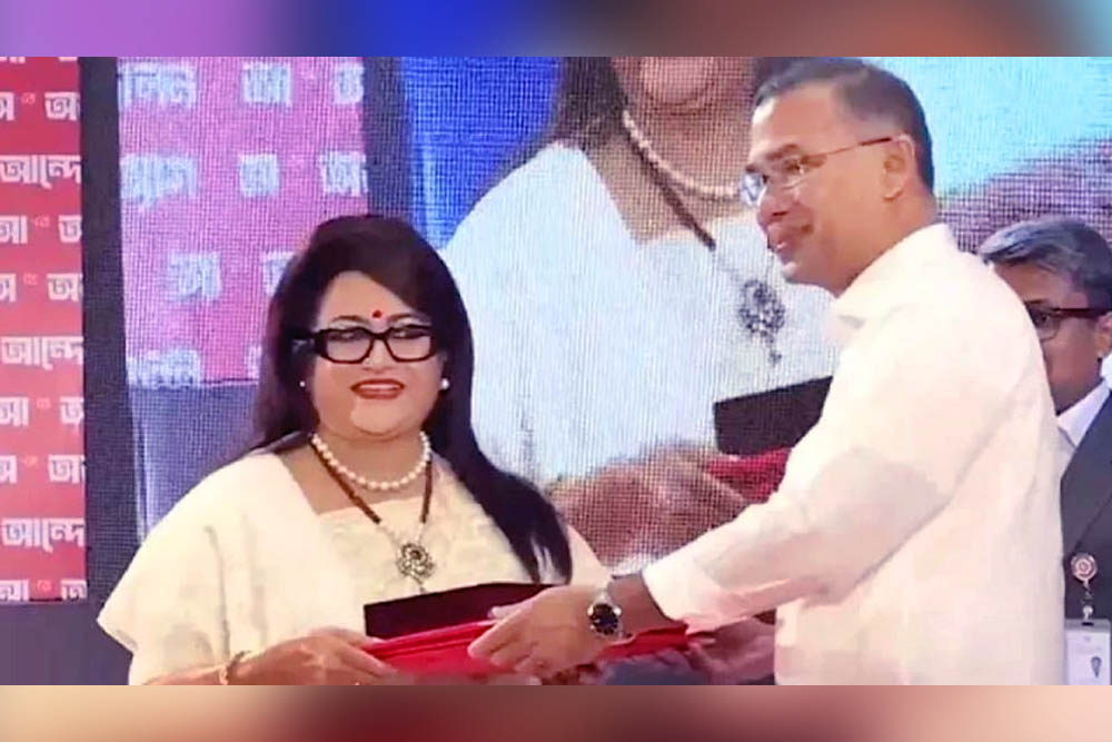 একুশে পদক তুলে দিলেন প্রধানমন্ত্রী তারেক রহমান