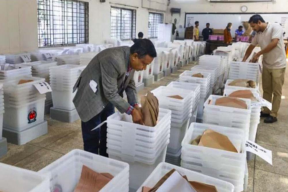 ত্রয়োদশ জাতীয় সংসদ নির্বাচন ও গণভোটের অপেক্ষায় দেশ