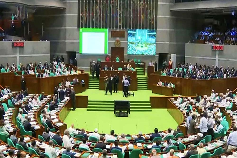 সংসদে বিল পাস: সরকারি চাকরিতে প্রবেশের সর্বোচ্চ বয়স ৩২ বছর