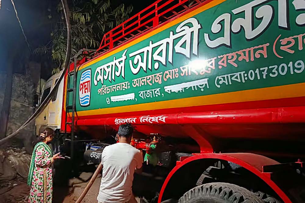 শরীয়তপুরে রাতের আঁধারে মজুত করা হচ্ছিল ডিজেল,  প্রশাসন ধরল হাতেনাতে