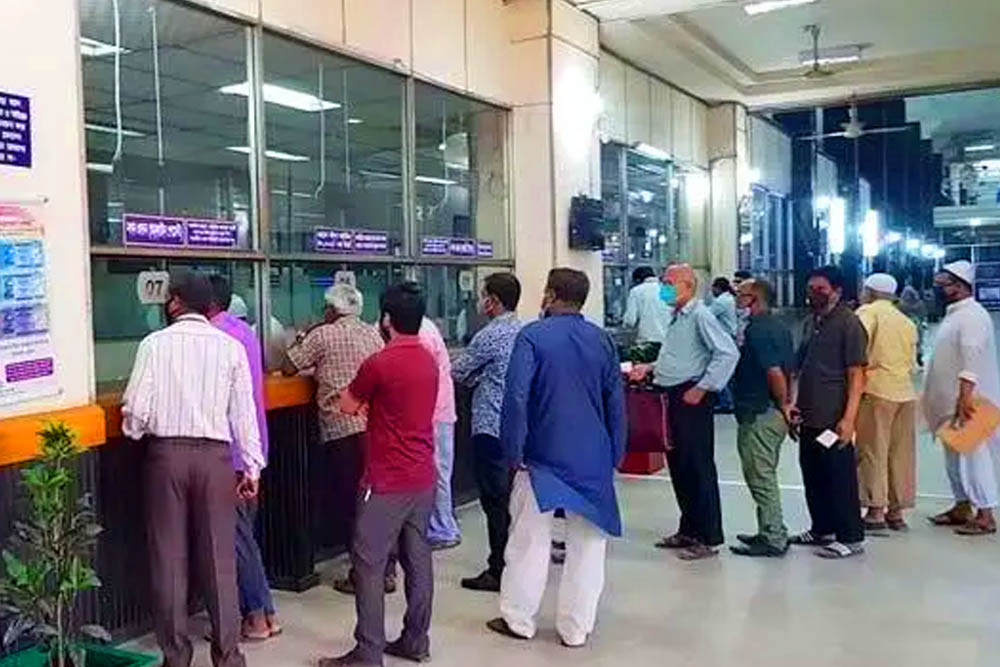 আজ থেকে নতুন সূচিতে চলবে অফিস-ব্যাংক, মার্কেট বন্ধ সন্ধ্যা ৬টার পর