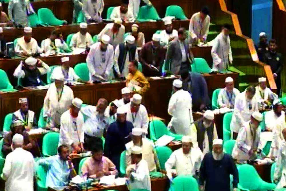 সংসদ থেকে বিরোধী দলের ‘ওয়াক আউট’