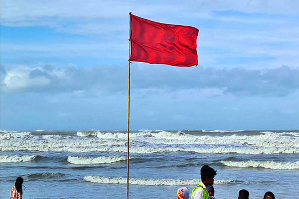 চার সমুদ্রবন্দরে ৩ নম্বর সতর্কতা জারি
