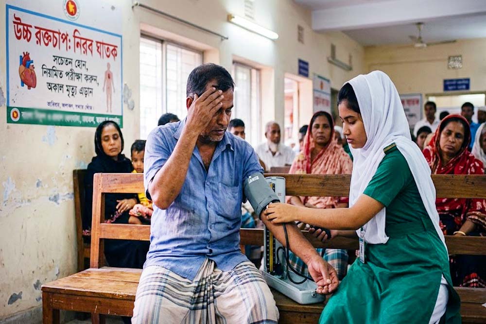 দেশে উচ্চ রক্তচাপের নীরব মহামারি, সচেতনতার অভাবে শত শত প্রাণ ঝরছে অকালে