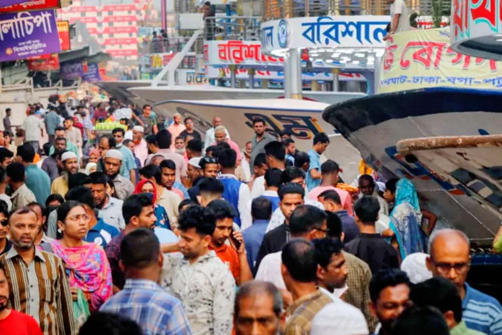 ঈদের লম্বা ছুটিতে শুরু হয়েছে মানুষের ঘরে ফেরা