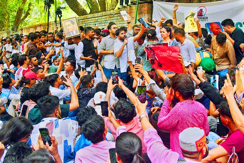 যন্তর মন্তরে ‘তেলাপোকাদের’ আন্দোলন চলবে, সরকারের কাছে তাদের যে তিন দাবি