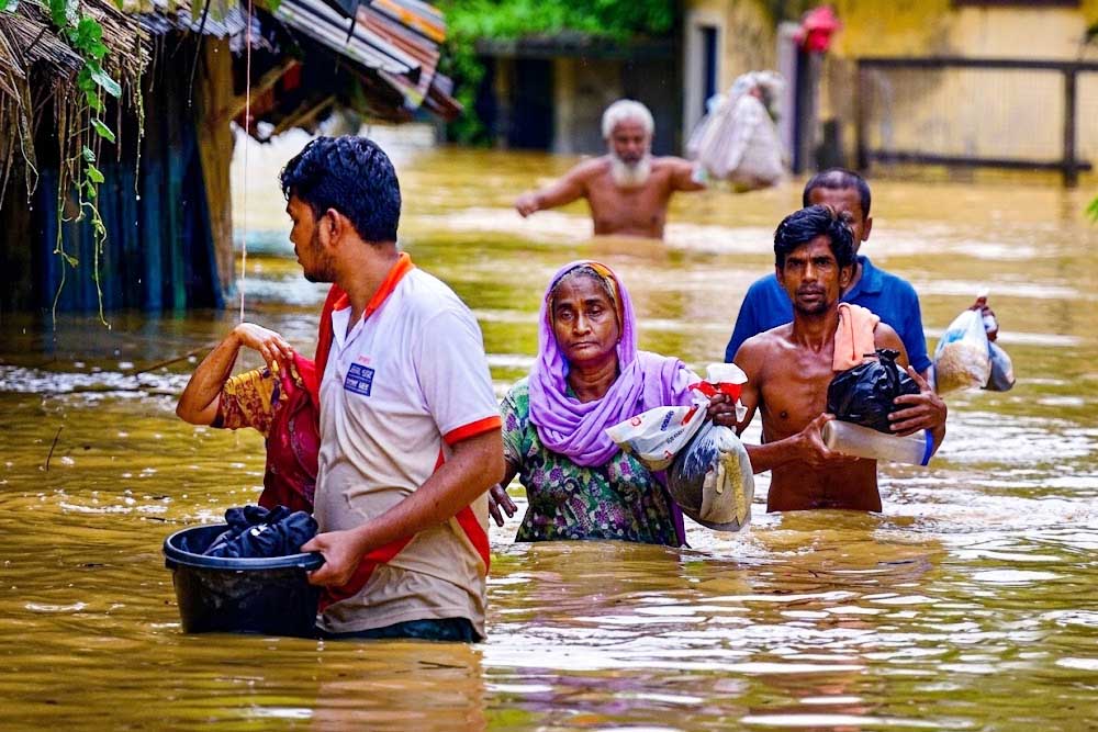 বন্যার ভয়াবহতা বাড়ছেই