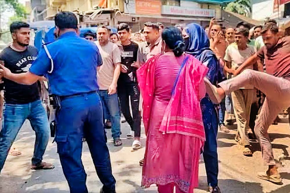 এ কেমন ‘ফ্লাইং কিক’ প্রতিযোগিতা?  একজন নারী উদ্যোক্তার ওপরে !