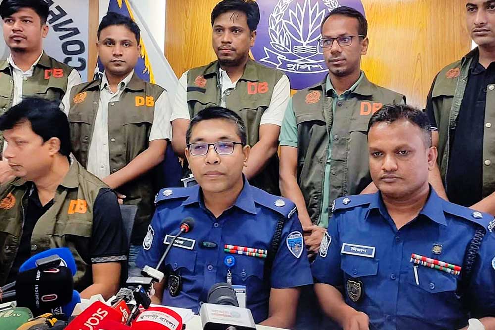 স্কুলছাত্রী তাজমিনকে অটোরিকশা চালক ধর্ষণের পর শ্বাসরোধে হত্যা করে : পুলিশ