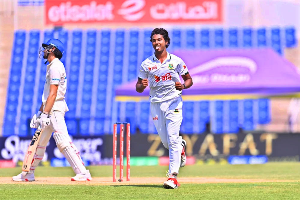 বাংলাদেশের প্রথম পেসার হিসেবে টেস্টে হাসান মাহমুদের হ্যাটট্রিক